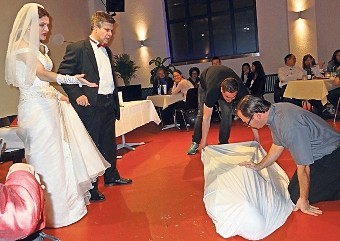 FREISTIL Dinner-Krimi \\\"Mord am Hochzeitsabend\\\" in Wallisellen