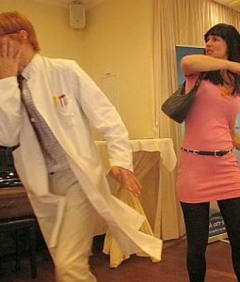 mord-auf-der-klinik-feier-klein_9