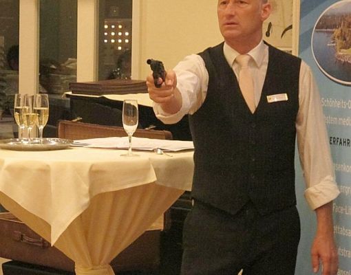 Bild Mord auf der Klinik-Feier